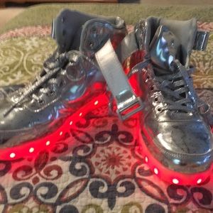 Metallic silver light up high tops!!! Size 42 euro
